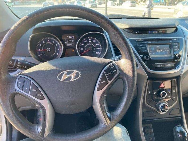 Hyundai Elantra, 2015 il, 1.8 L, 105 642 km