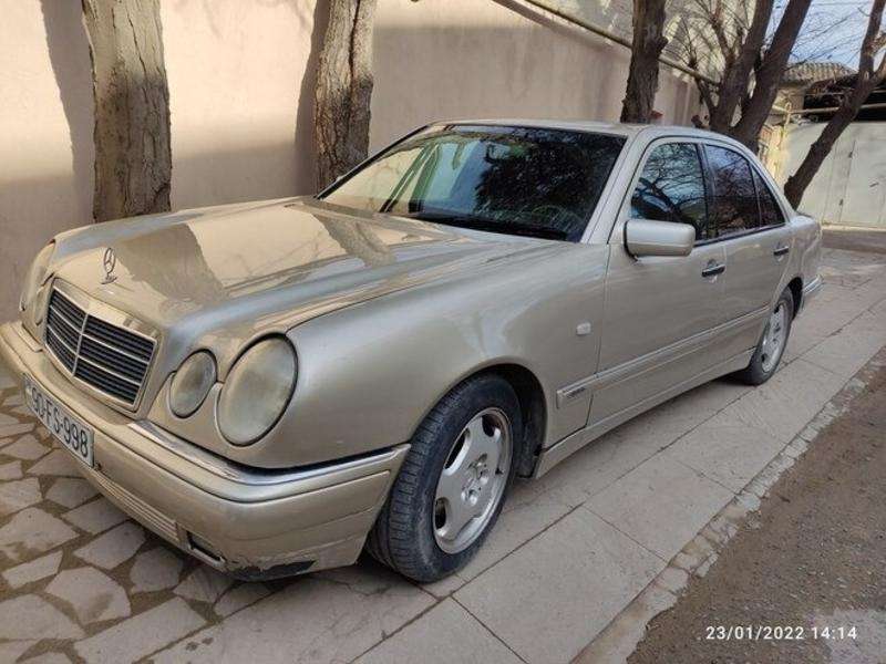 Mercedes E 230, 1996 il, 2.3 L, 406 817 km