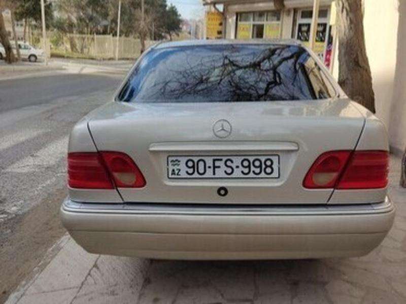 Mercedes E 230, 1996 il, 2.3 L, 406 817 km