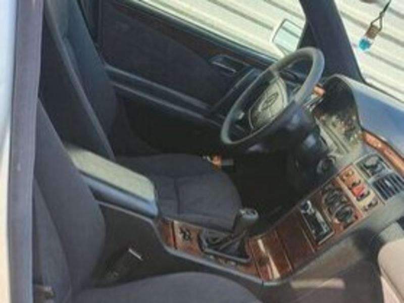Mercedes E 220, 1998 il, 2.2 L, 33 269 km