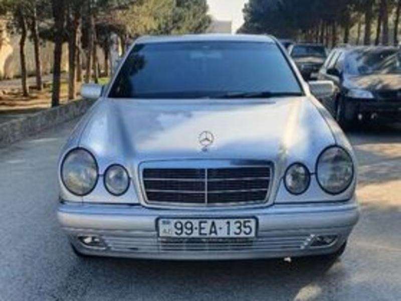 Mercedes E 220, 1998 il, 2.2 L, 33 269 km
