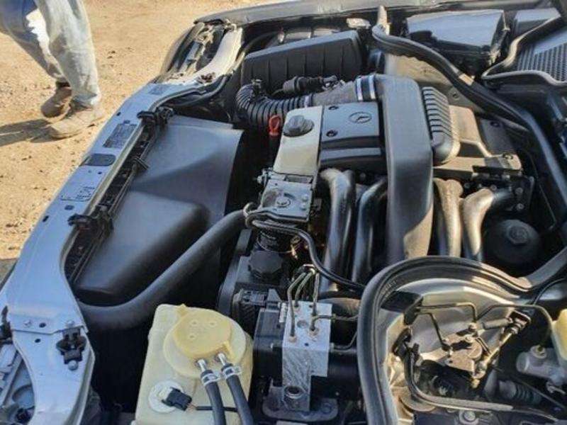 Mercedes E 220, 1998 il, 2.2 L, 33 269 km