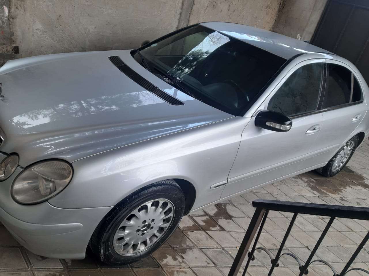Mercedes E 220, 2004 il, 2.2 L, 489 000 km
