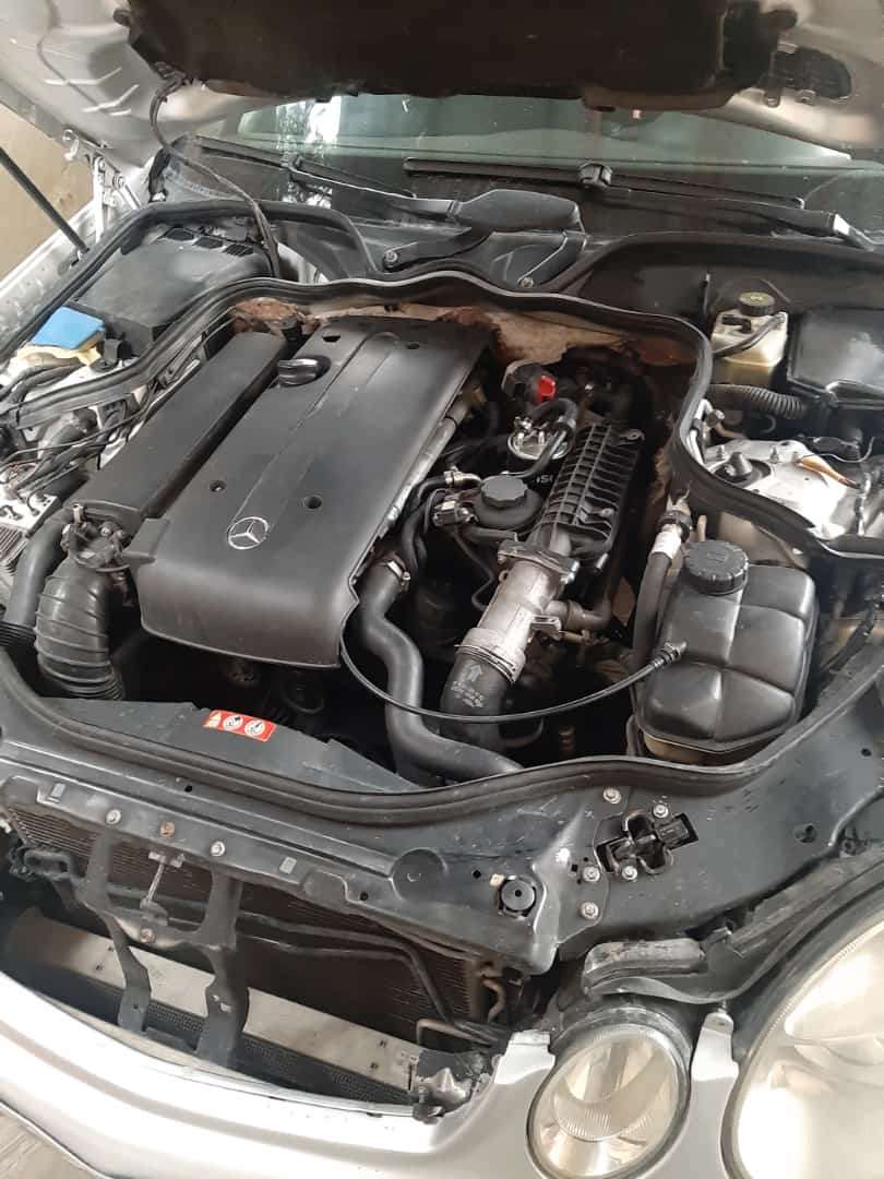 Mercedes E 220, 2004 il, 2.2 L, 489 000 km
