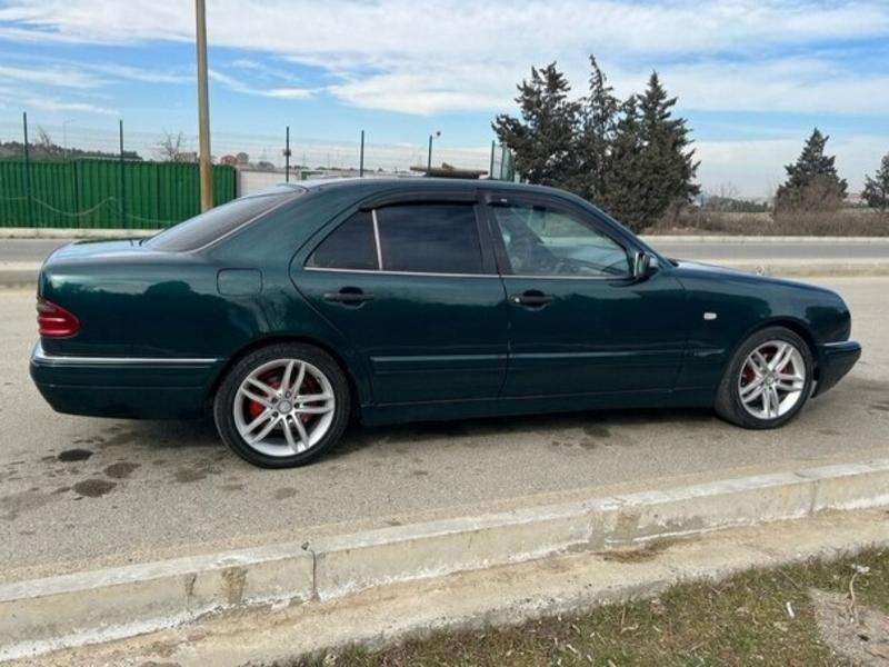 Mercedes E 300, 1996 il, 3.0 L, 350 000 km