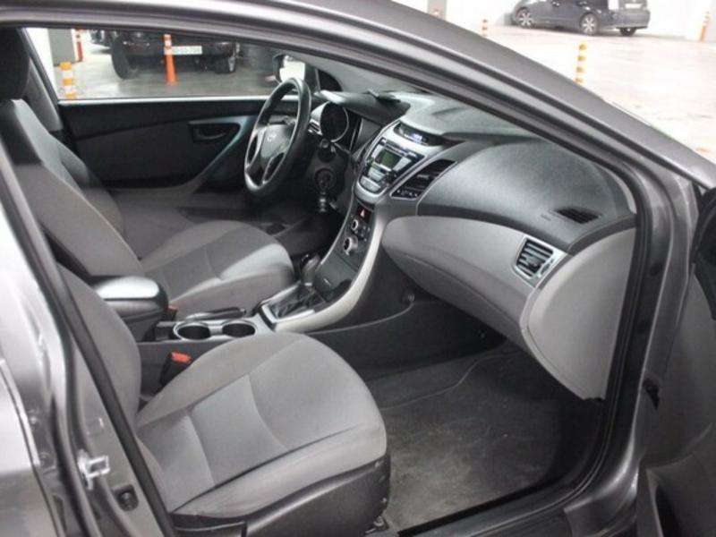 Hyundai Elantra, 2015 il, 1.8 L, 149 000 km
