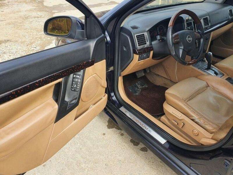 Opel Signum, 2003 il, 1.9 L, 350 000 km