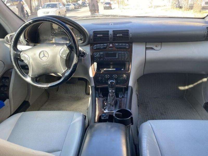 Mercedes C 240, 2002 il, 2.6 L, 257 300 km