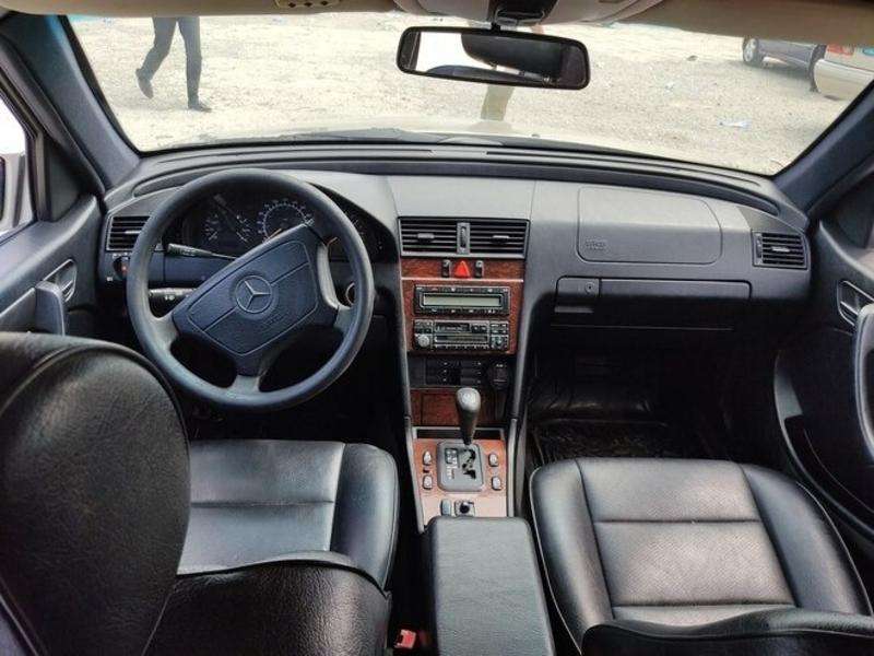 Mercedes C 200, 1996 il, 2.0 L, 215 550 km