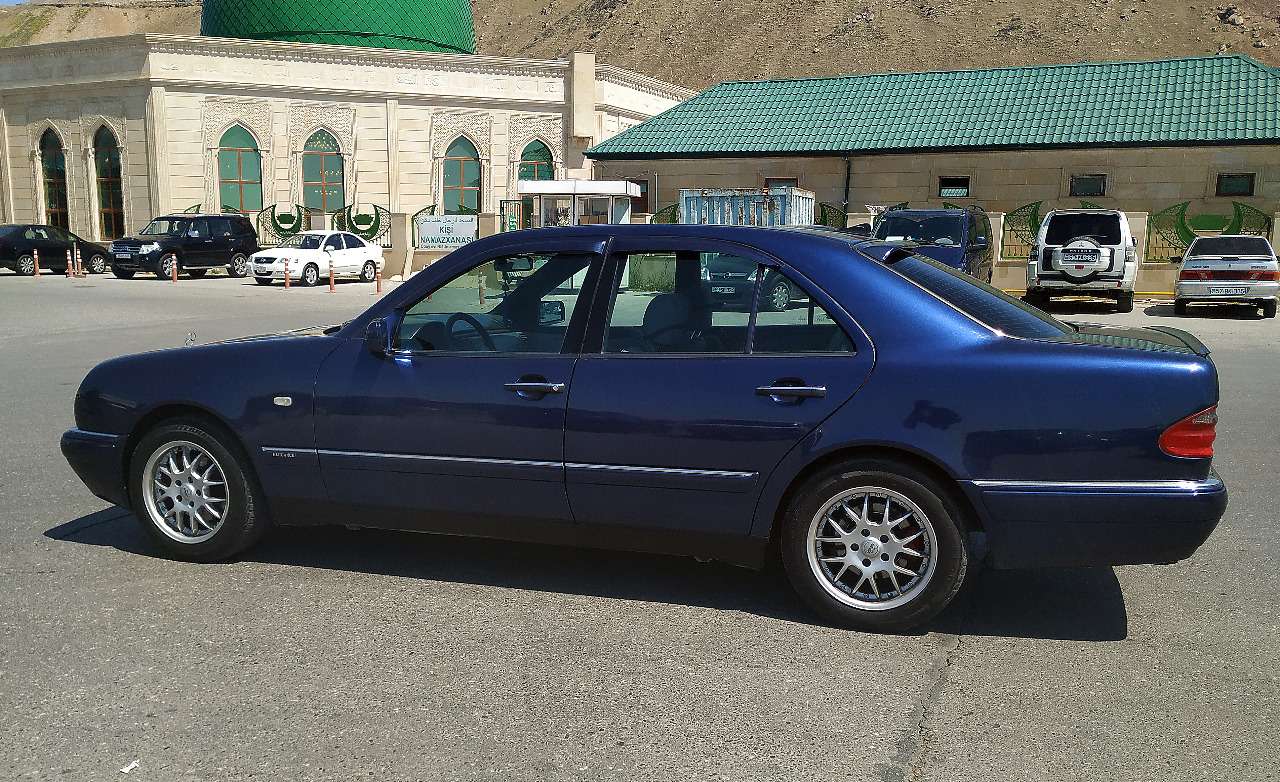 Mercedes E 230, 1996 il, 2.3 L, 320 000 km