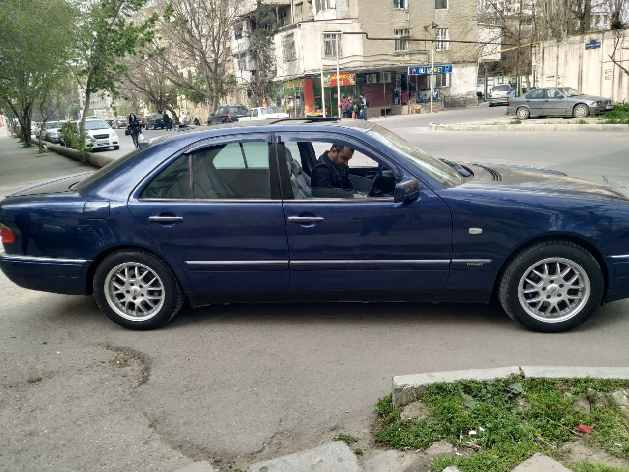 Mercedes E 230, 1996 il, 2.3 L, 320 000 km