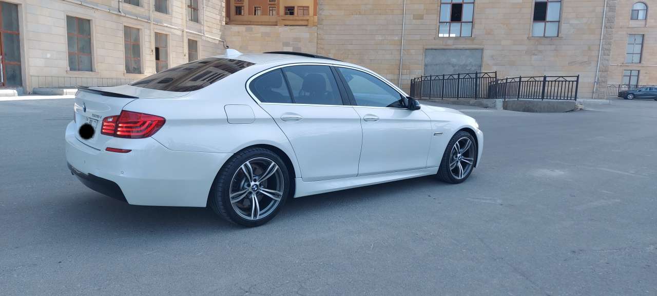 BMW 528, 2014 il, 2.0 L, 98 000 km