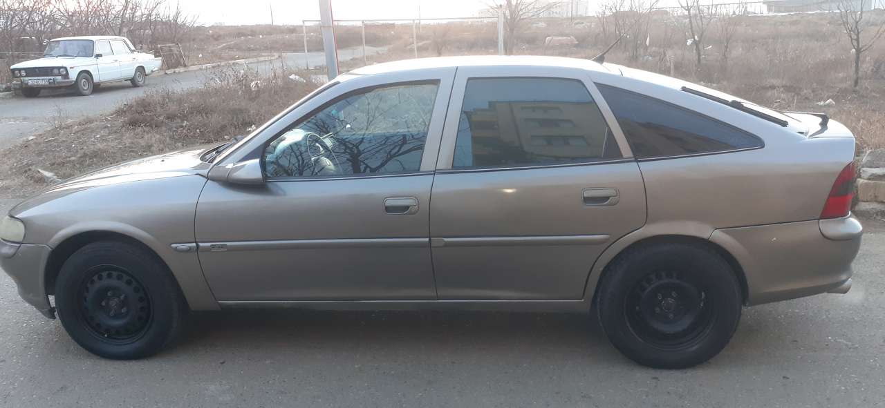 Opel Vectra, 1996 il, 2.0 L, 234 000 km