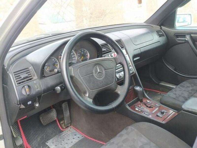 Mercedes C 200, 1997 il, 2.0 L, 391 700 km