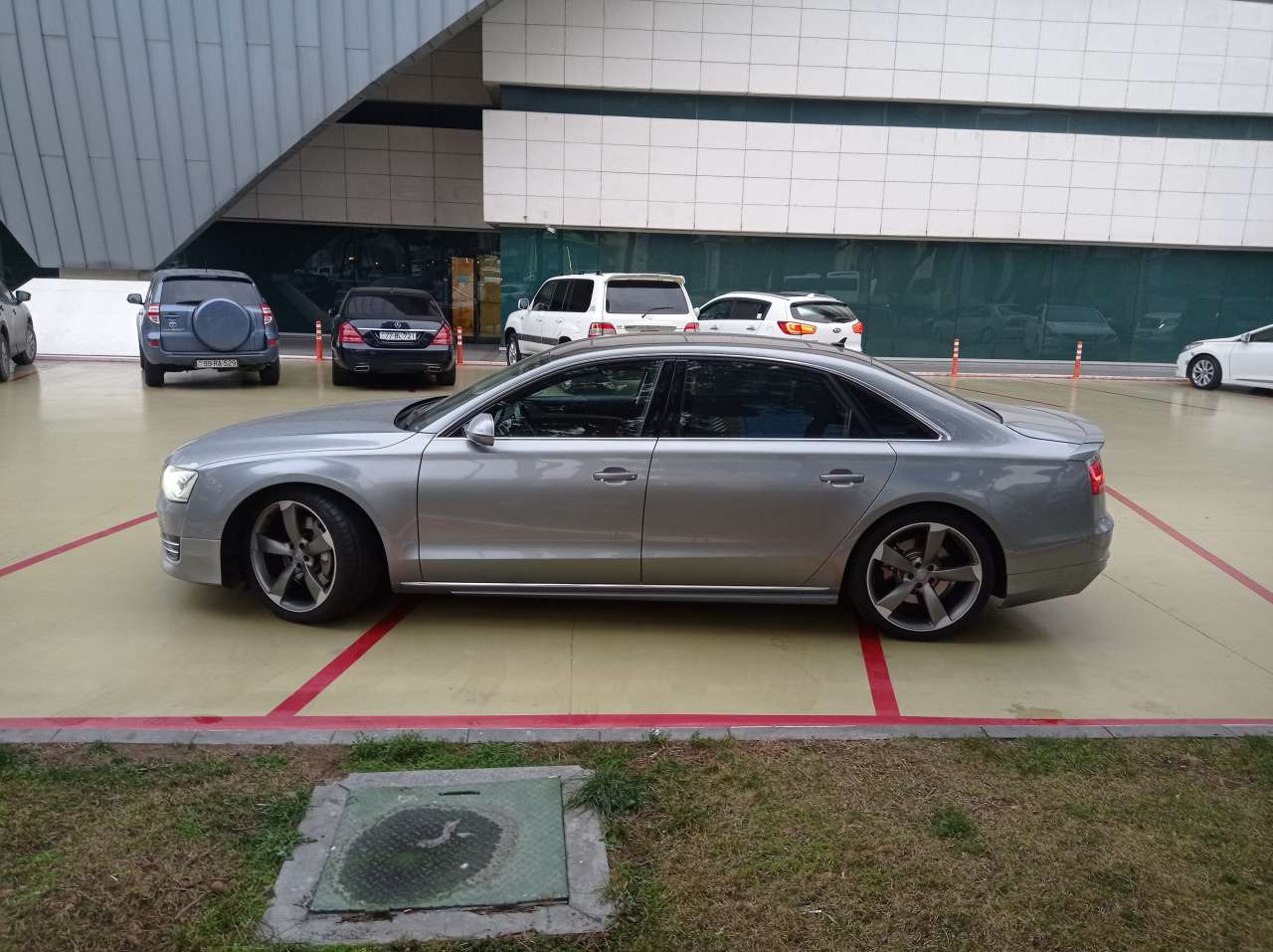 Audi A8, 2012 il, 4.2 L, 161 000 km
