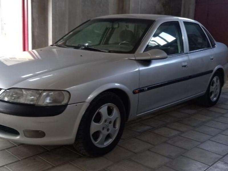 Opel Vectra, 1997 il, 1.8 L, 300 000 km