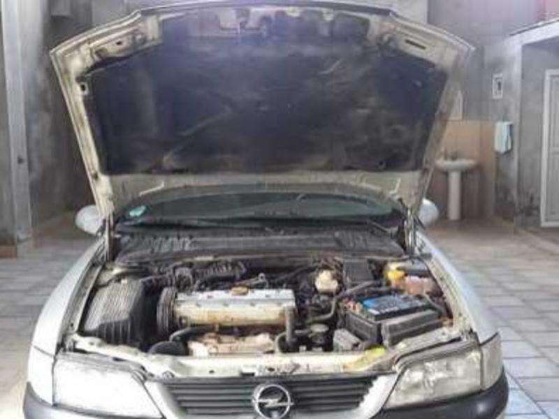 Opel Vectra, 1997 il, 1.8 L, 300 000 km