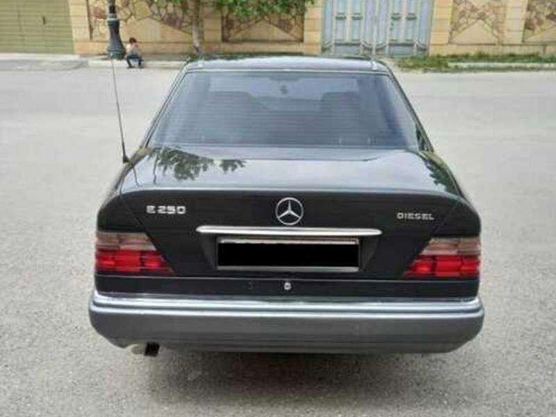 Mercedes E 250, 1994 il, 2.5 L, 480 524 km