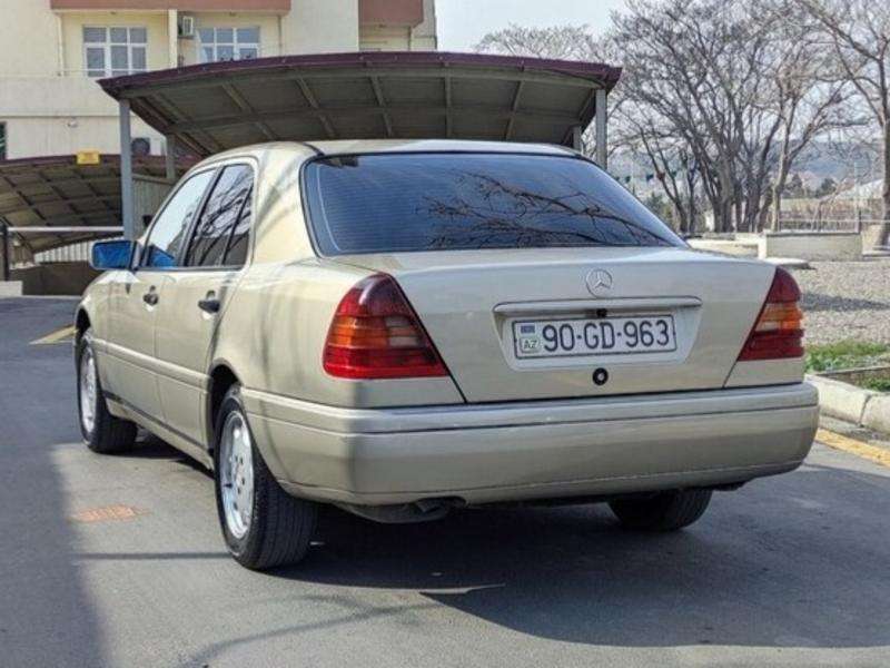 Mercedes C 200, 1993 il, 2.0 L, 738 000 km