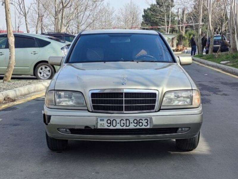 Mercedes C 200, 1993 il, 2.0 L, 738 000 km