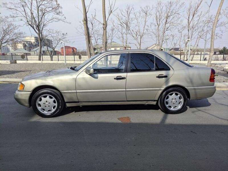 Mercedes C 200, 1993 il, 2.0 L, 738 000 km