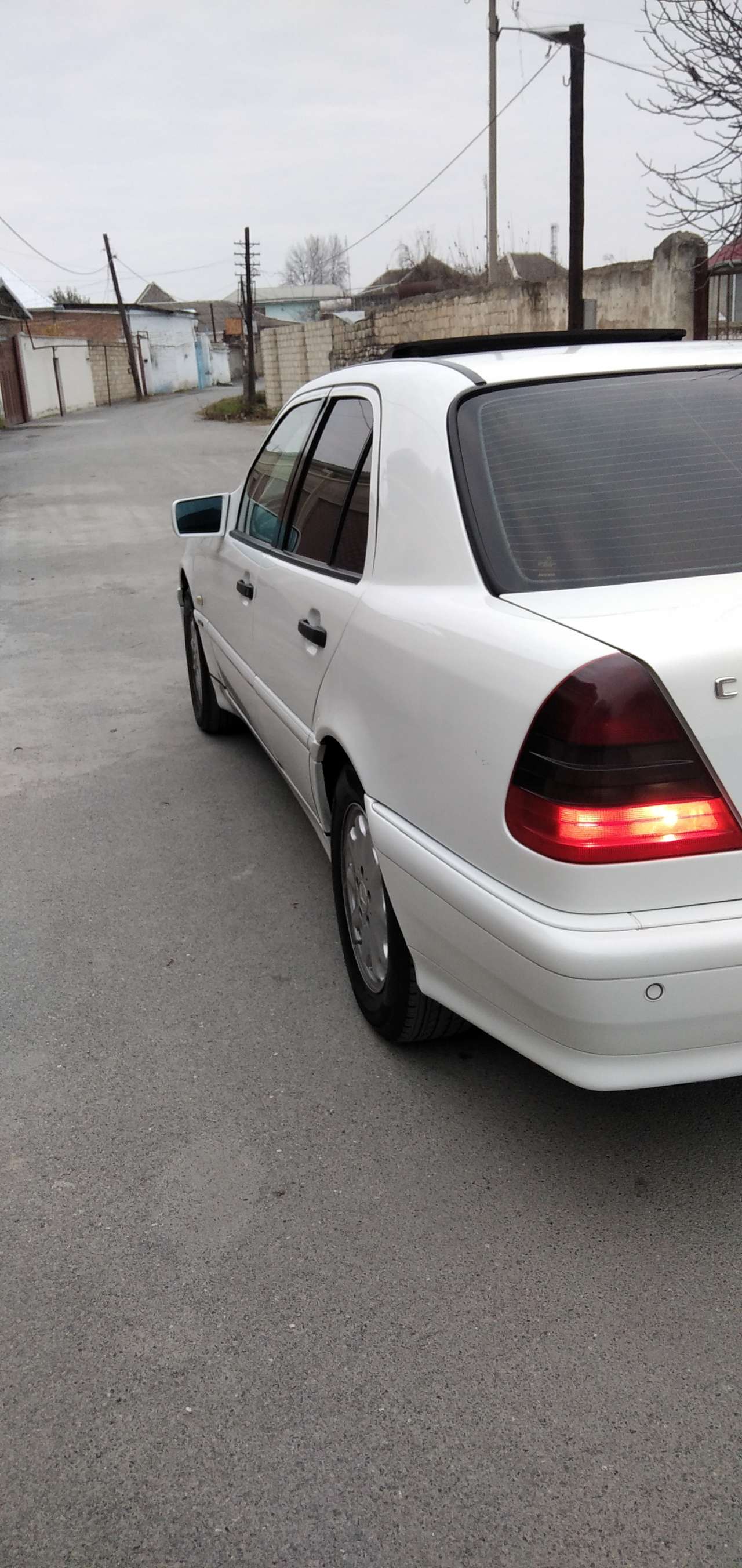 Mercedes C 200, 1998 il, 2.0 L, 334 559 km