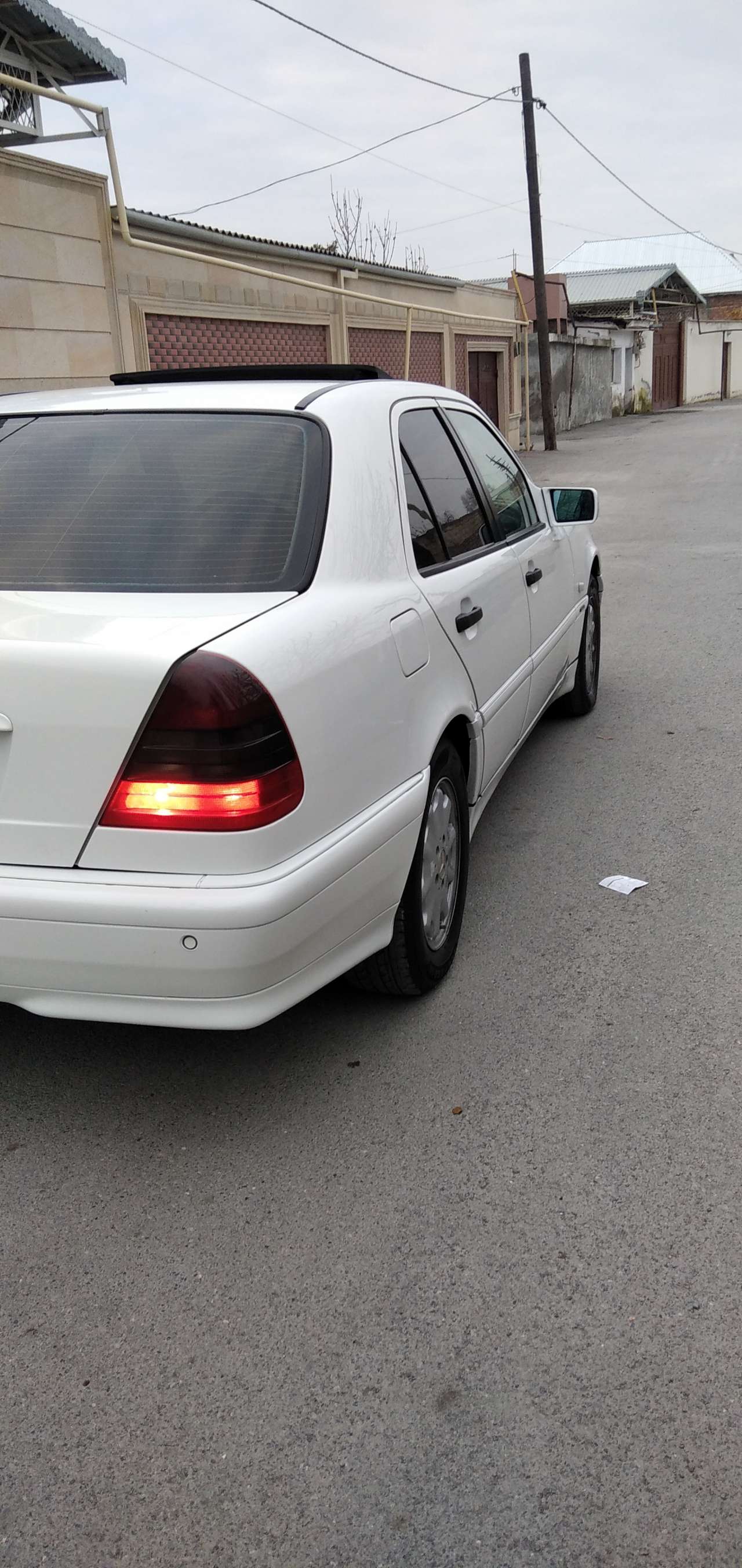 Mercedes C 200, 1998 il, 2.0 L, 334 559 km