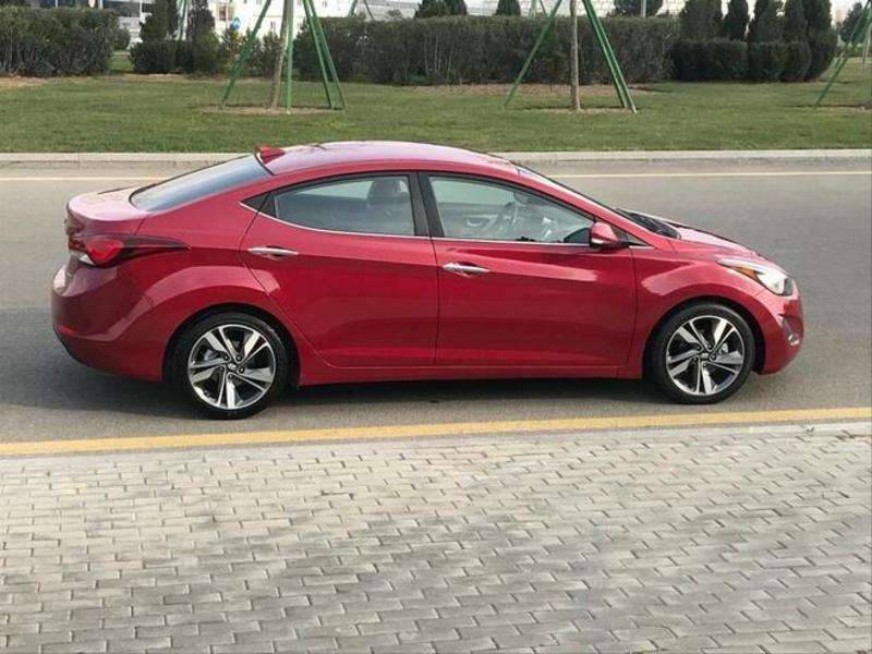 Hyundai Elantra, 2015 il, 1.8 L, 92 000 km