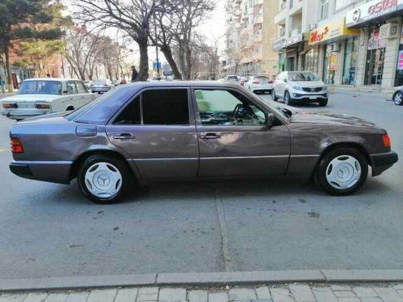 Mercedes E 230, 1991 il, 2.3 L, 340 000 km