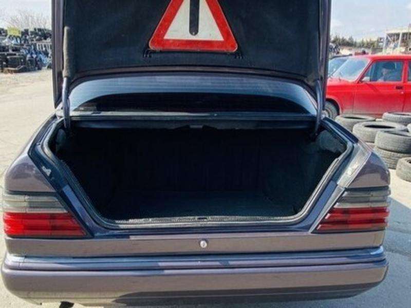 Mercedes E 220, 1993 il, 2.2 L, 394 938 km