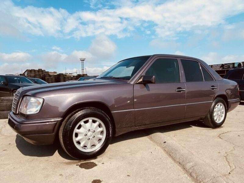 Mercedes E 220, 1993 il, 2.2 L, 394 938 km