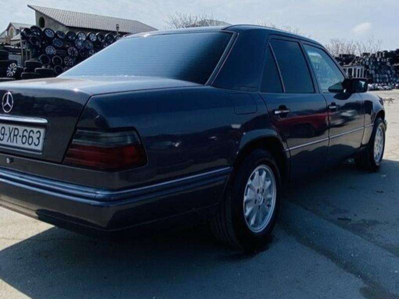 Mercedes E 220, 1993 il, 2.2 L, 394 938 km