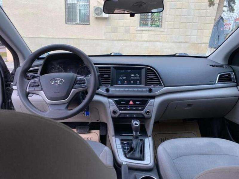 Hyundai Elantra, 2017 il, 2.0 L, 75 000 km