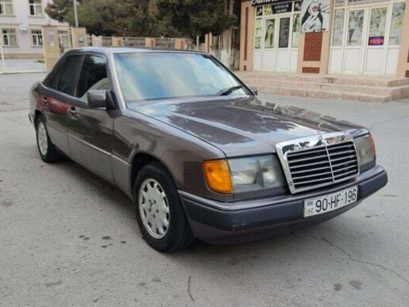 Mercedes E 200, 1991 il, 2.0 L, 450 000 km