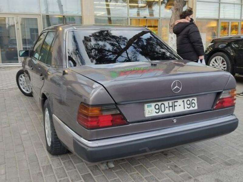 Mercedes E 200, 1991 il, 2.0 L, 450 000 km