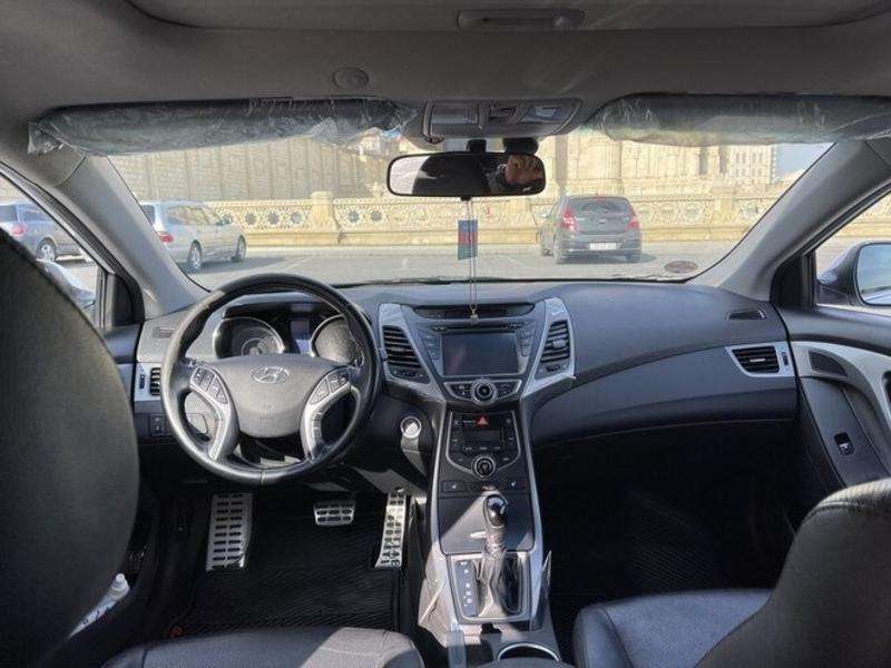 Hyundai Elantra, 2015 il, 1.8 L, 128 000 km
