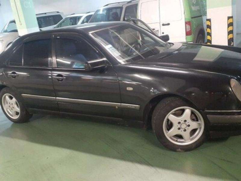 Mercedes E 200, 1997 il, 2.2 L, 366 000 km