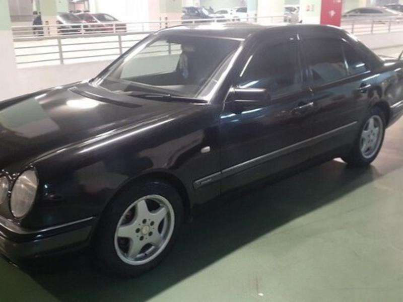 Mercedes E 200, 1997 il, 2.2 L, 366 000 km