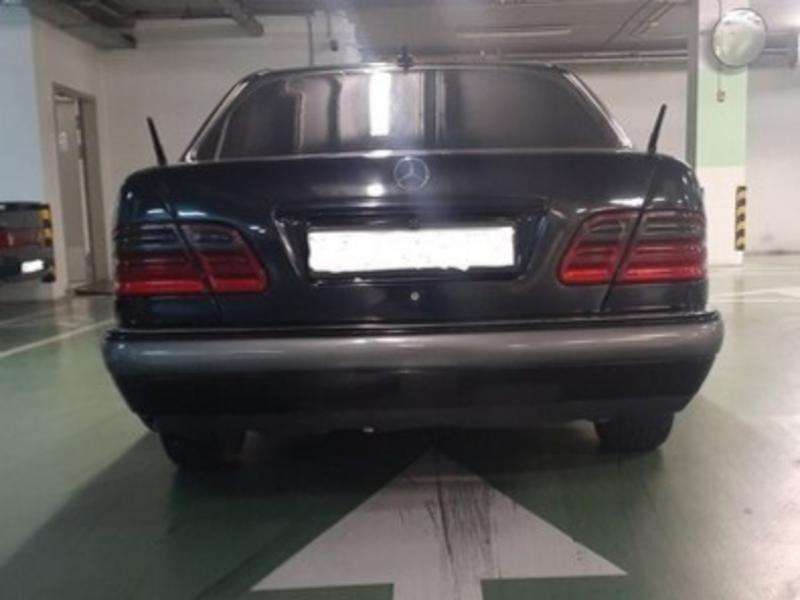 Mercedes E 200, 1997 il, 2.2 L, 366 000 km