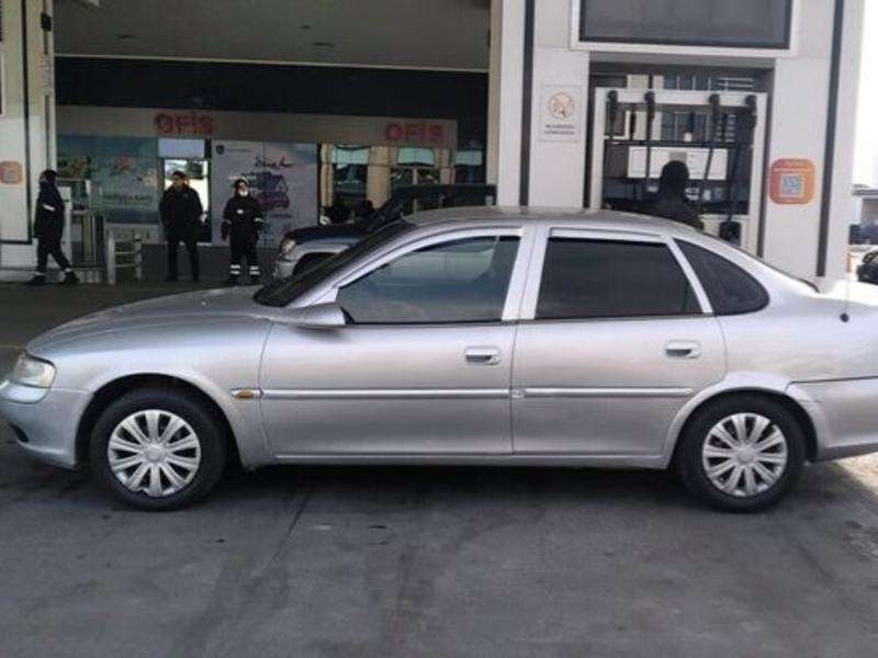 Opel Vectra, 1996 il, 1.6 L, 400 000 km