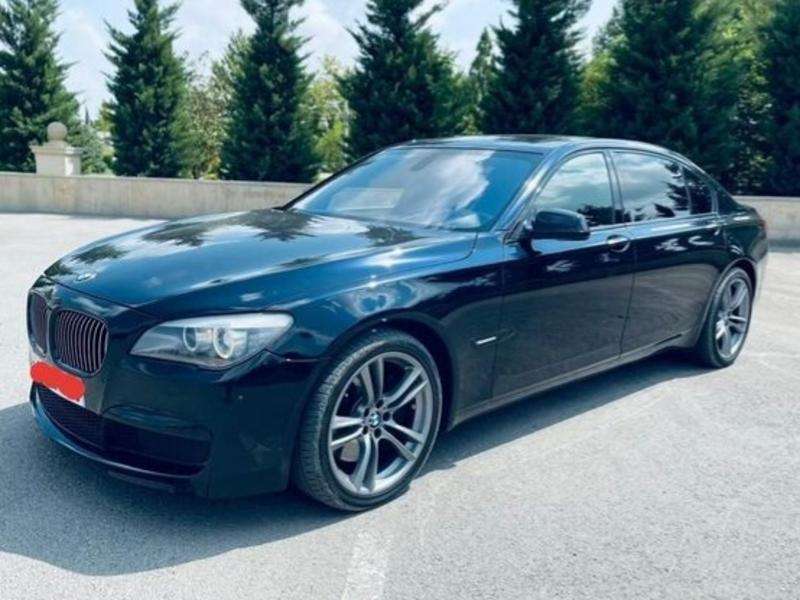 BMW 750, 2009 il, 4.4 L, 92 500 km