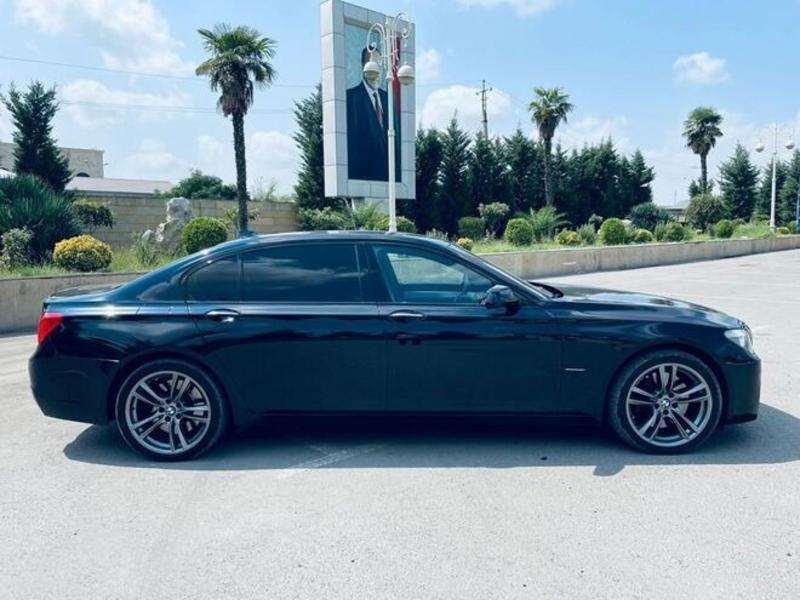 BMW 750, 2009 il, 4.4 L, 92 500 km