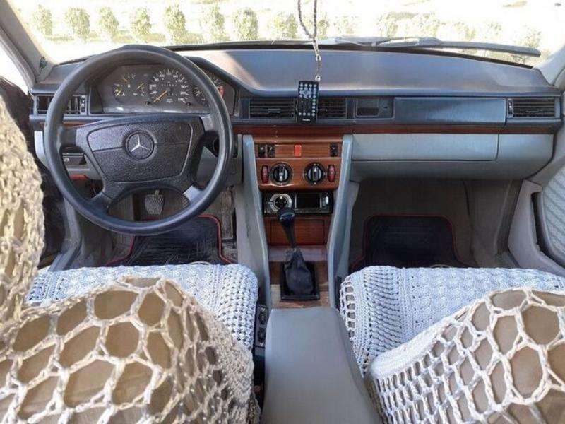 Mercedes E 220, 1992 il, 2.2 L, 370 000 km
