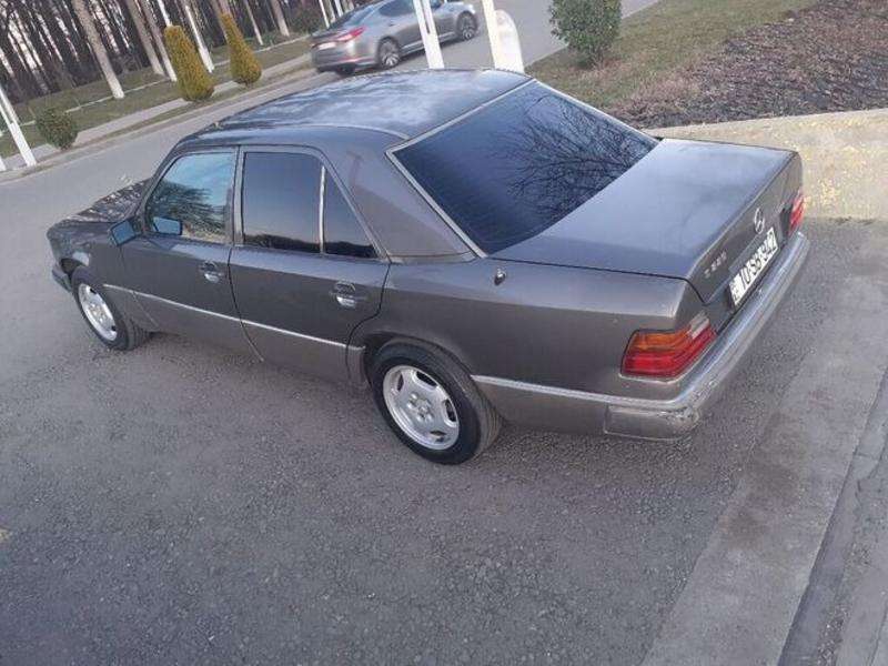 Mercedes E 220, 1992 il, 2.2 L, 370 000 km