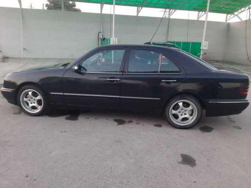 Mercedes E 220, 2001 il, 2.2 L, 336 900 km