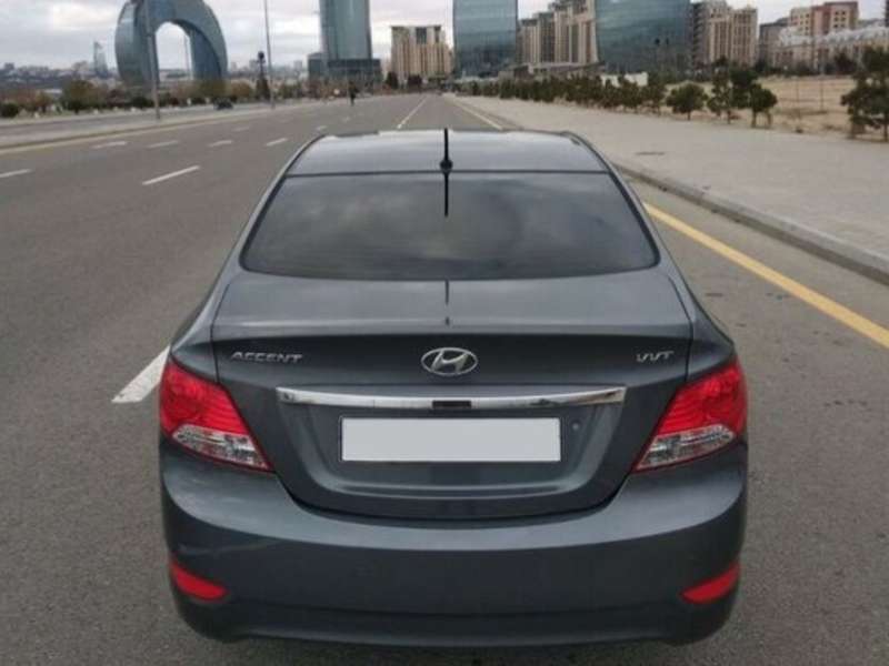 Hyundai Accent, 2011 il, 1.4 L, 180 000 km