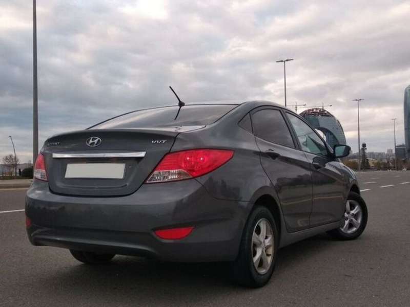 Hyundai Accent, 2011 il, 1.4 L, 180 000 km