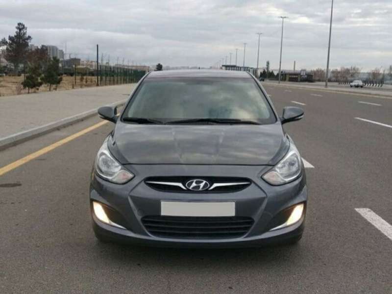 Hyundai Accent, 2011 il, 1.4 L, 180 000 km
