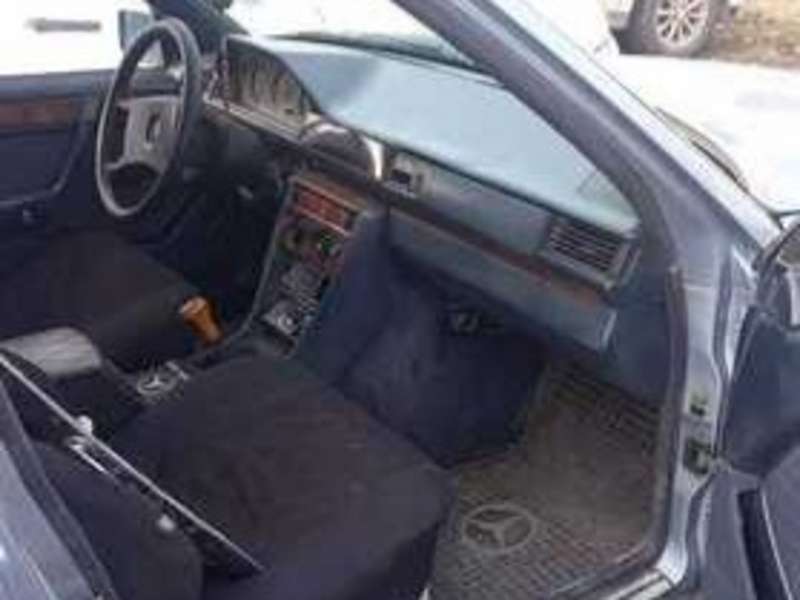 Mercedes E 200, 1991 il, 2.0 L, 299 900 km