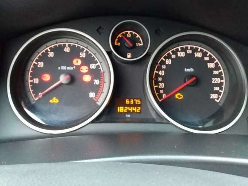 Opel Astra, 2010 il, 1.4 L, 182 000 km